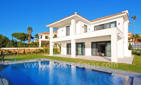 Modern quality luxury villa for sale in Marbella, adjacent to the golf course with panoramic sea views 