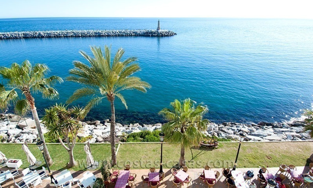For sale: Seafront Corner Apartment in Puerto Banús, Marbella 0