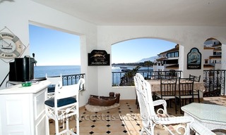 For sale: Seafront Corner Apartment in Puerto Banús, Marbella 4
