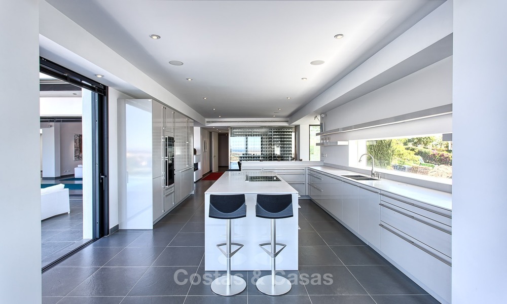 Exclusive modern villa for sale on golf resort with sea and golf views in Benahavis - Marbella 1060