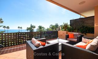 Very attractive luxury beach front apartment with fantastic sea views for sale - New Golden Mile, Marbella - Estepona 7043 