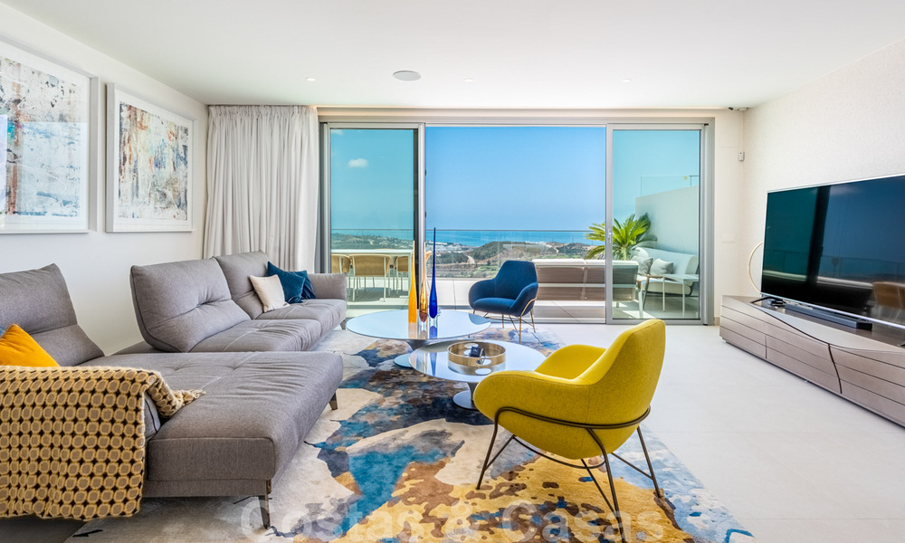 New modern frontline golf apartments with sea views for sale in a luxury resort in Mijas, Costa del Sol. Ready to move in! Last penthouses! 39680