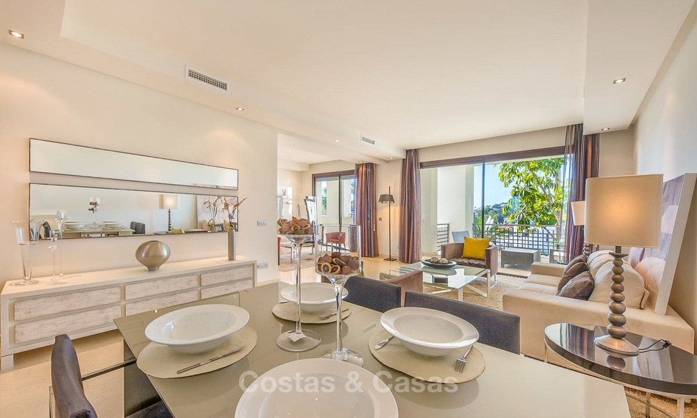 Gorgeous, very spacious luxury apartment for sale in a sought-after residential complex, ready to move in - Benahavis, Marbella 8345