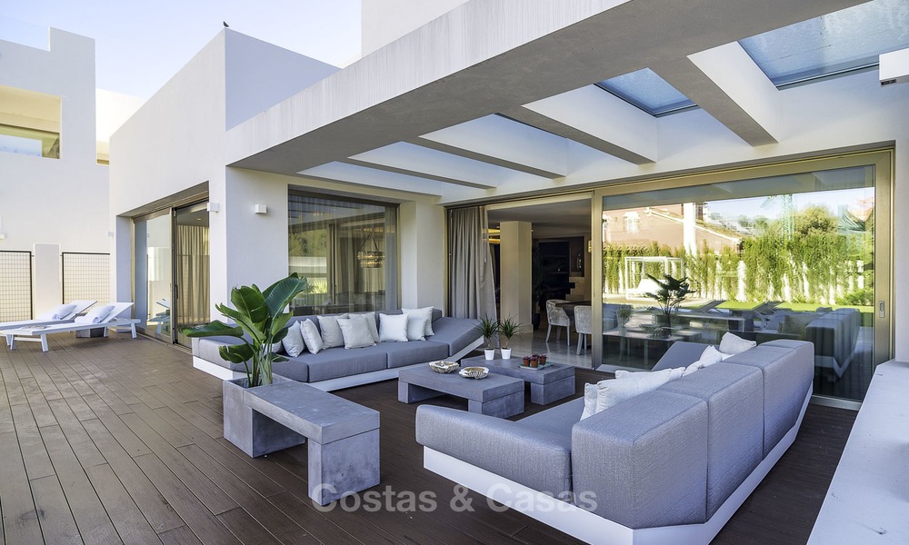 Exquisite, high-end modern luxury villa for sale, ready to move in, beachside Golden Mile, Marbella 12414