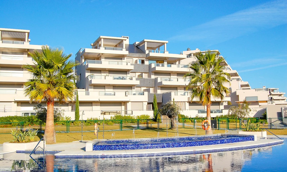 Los Arrayanes Golf: Modern, spacious, luxury apartments and penthouses for sale in Marbella - Benahavis 13993