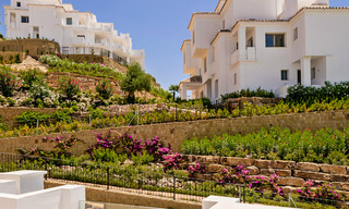 Contemporary luxury apartment for sale in an exclusive complex in Nueva Andalucia - Marbella 31994 