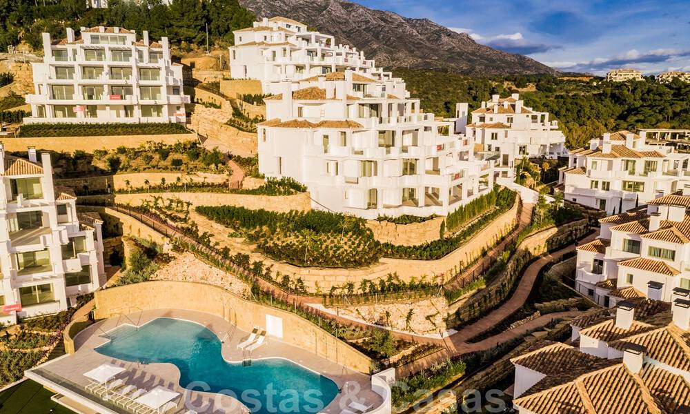 Contemporary spacious luxury penthouse for sale in an exclusive complex in Nueva Andalucia - Marbella 32000