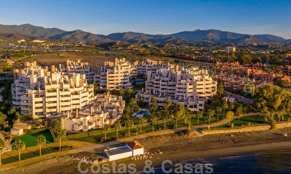 Opportunity! Modern apartment for sale on the first row of a frontline beach complex with open sea views between Marbella and Estepona 25536