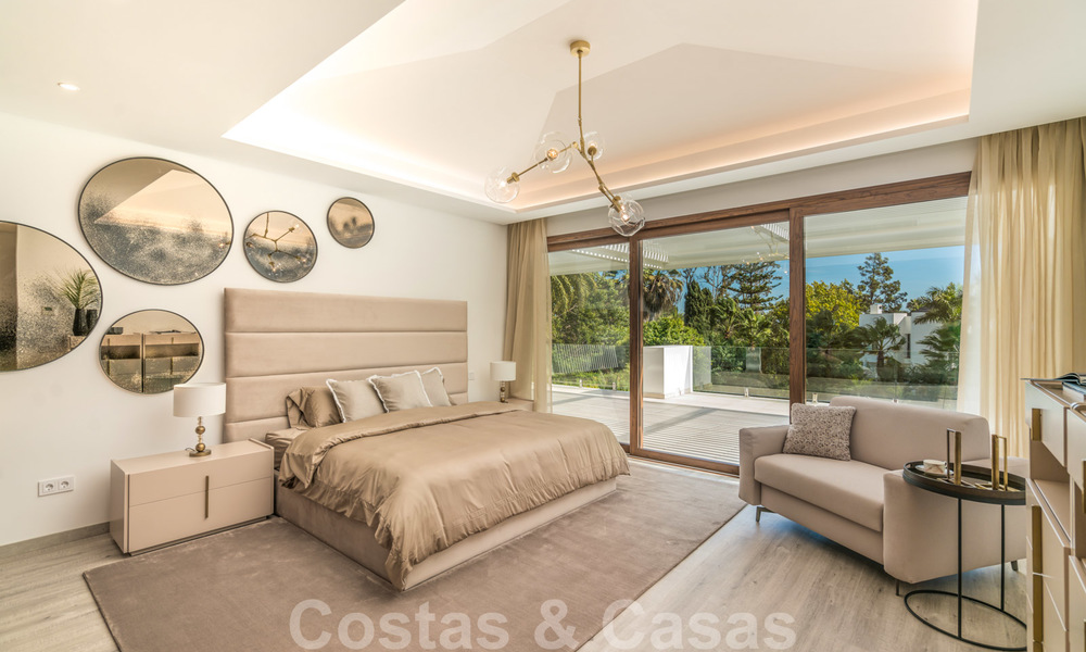 Move in ready, modern beachside villa for sale in the prestigious Guadalmina Baja in Marbella 26082
