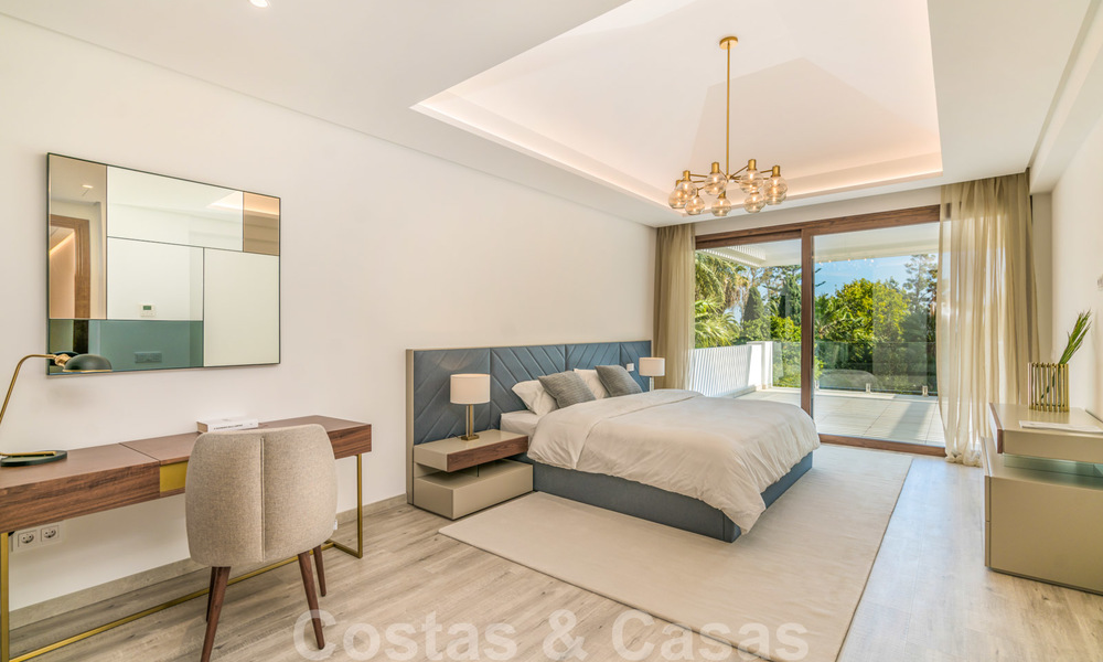 Move in ready, modern beachside villa for sale in the prestigious Guadalmina Baja in Marbella 26083