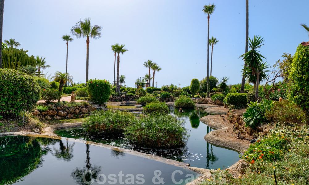 Luxury apartment for sale with open garden and sea views in a first line beach complex, on the New Golden Mile between Marbella and Estepona 26846