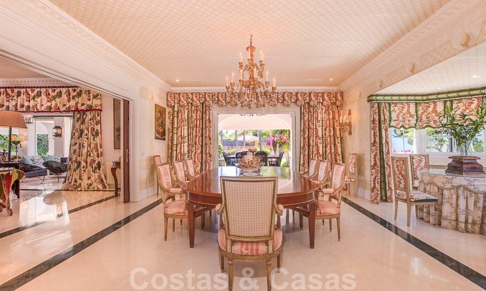Spectacular elegant beachside mansion for sale in west Marbella 29395