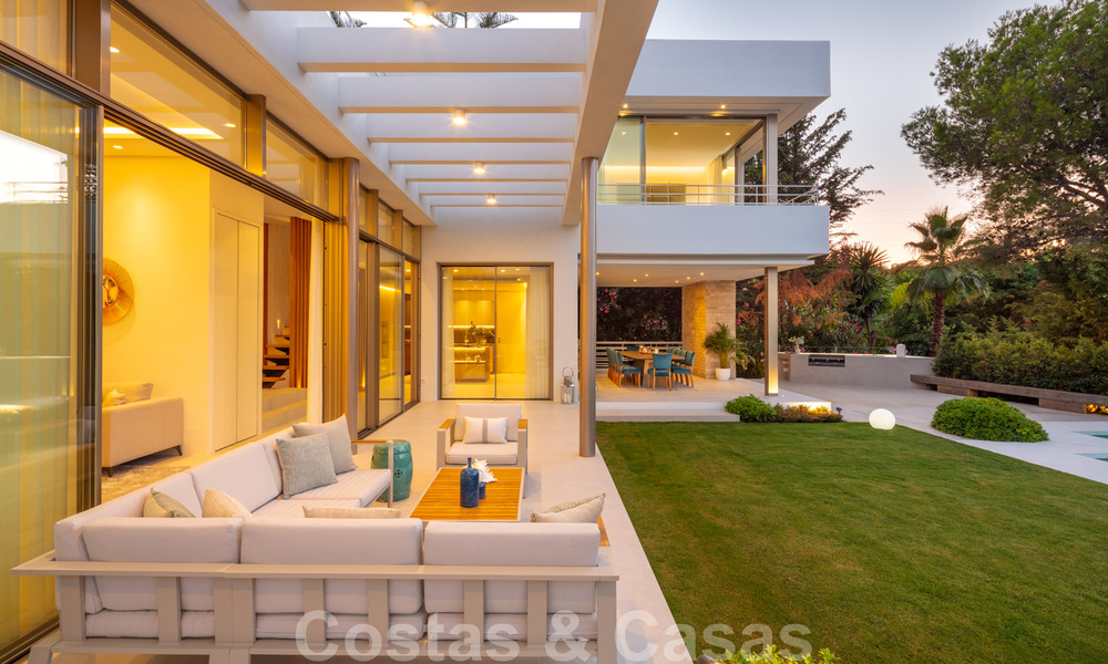Elegant new built villa for sale with beautiful views of the La Concha mountain in Nueva Andalucia - Marbella 30075