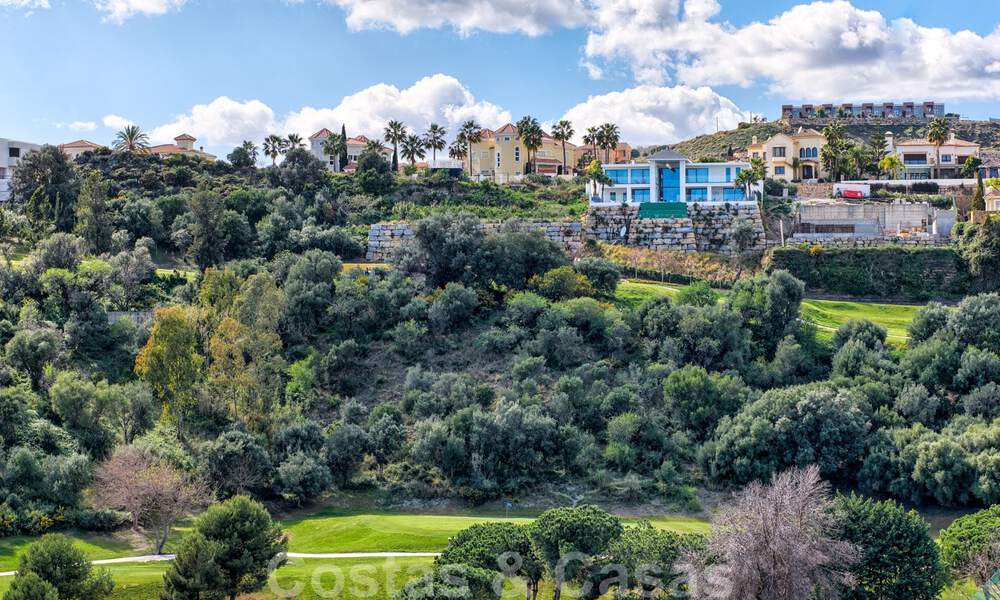 Modern villa for sale, frontline golf with panoramic mountain, golf and sea views in Benahavis - Marbella 31019