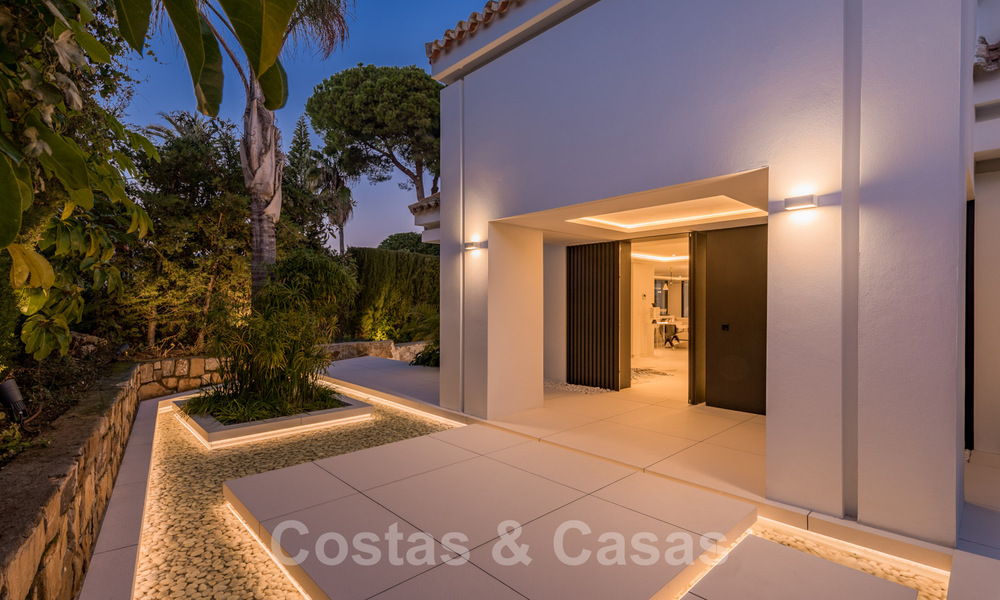 Refurbished luxury villa in contemporary style for sale, close to amenities in the golf valley of Nueva Andalucia, Marbella 31782