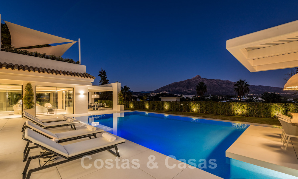 Refurbished luxury villa in contemporary style for sale, close to amenities in the golf valley of Nueva Andalucia, Marbella 31788