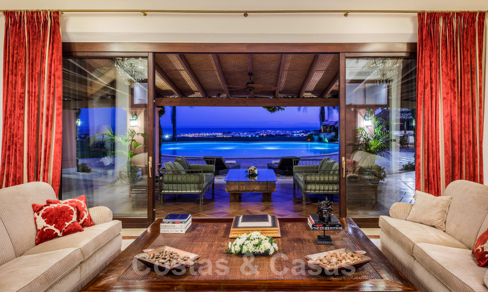 Elegant, Mediterranean style estate with sea views for sale in Benahavis - Marbella 32339