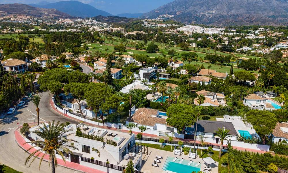 Exclusive villa for sale with panoramic views in popular residential area in Nueva Andalucia, Marbella 37965