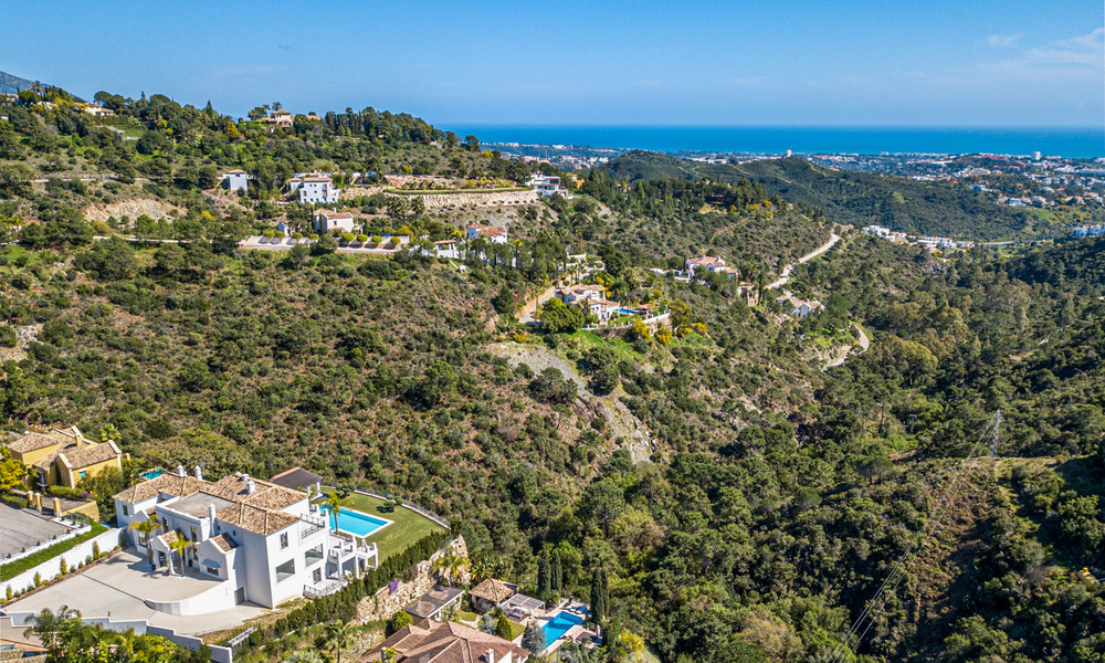 Majestic, contemporary, Mediterranean luxury villa for sale with sea views in the exclusive El Madroñal in Benahavis - Marbella 38875