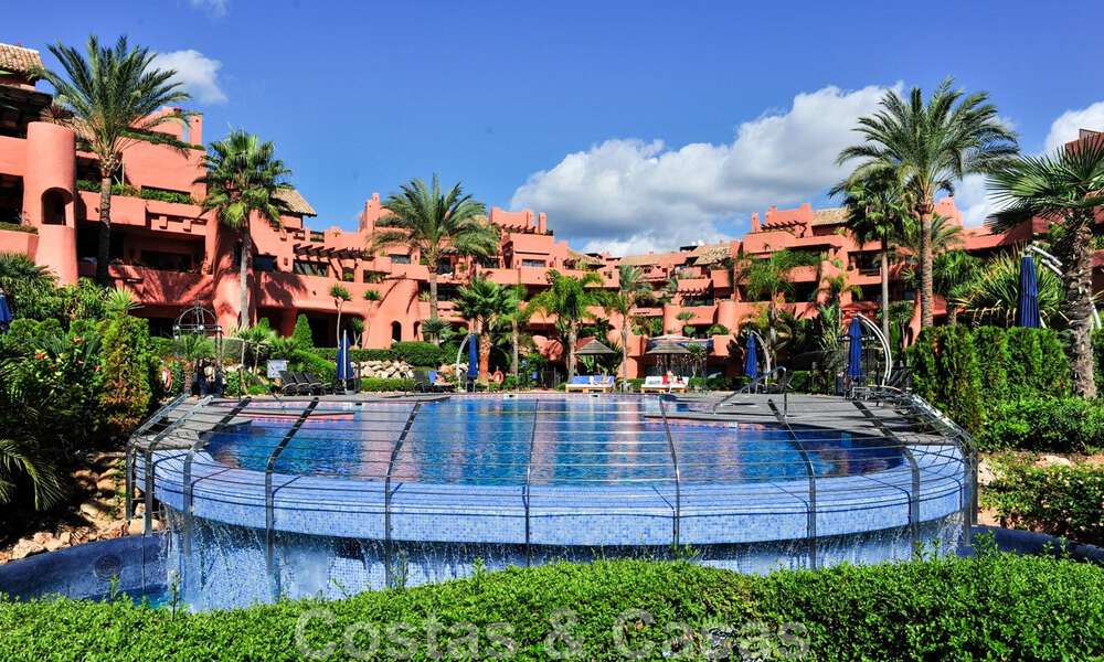 Torre Bermeja: Spacious luxury apartments for sale in an exclusive, frontline beach complex, between Marbella and Estepona 42270