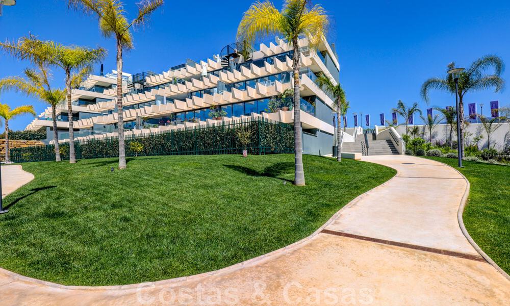 Move-in ready, modern 3-bedroom apartment for long term rent in a golf resort on the New Golden Mile, between Marbella and Estepona 45538