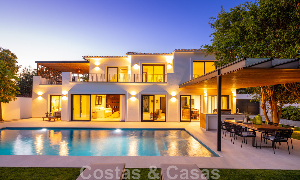Move-in ready, sophisticated boutique villa for sale within walking distance to the highly desirable Puerto Banus and San Pedro beach, Marbella 47422