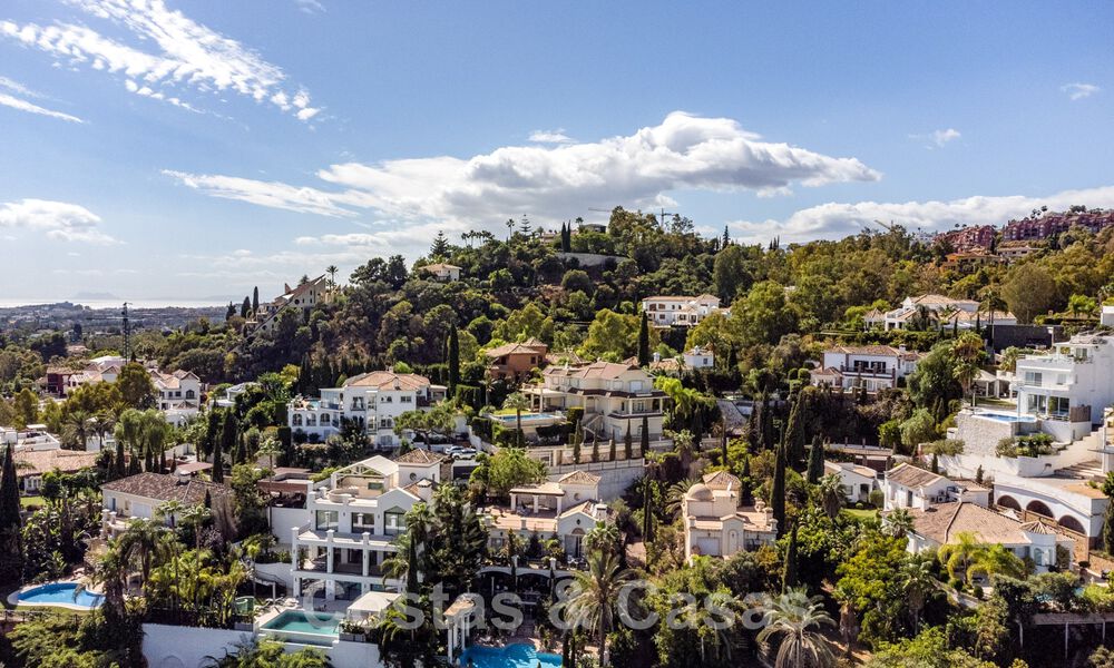 Charming, Andalusian villa for sale with golf course views in coveted residential area in La Quinta, Benahavis - Marbella 47709