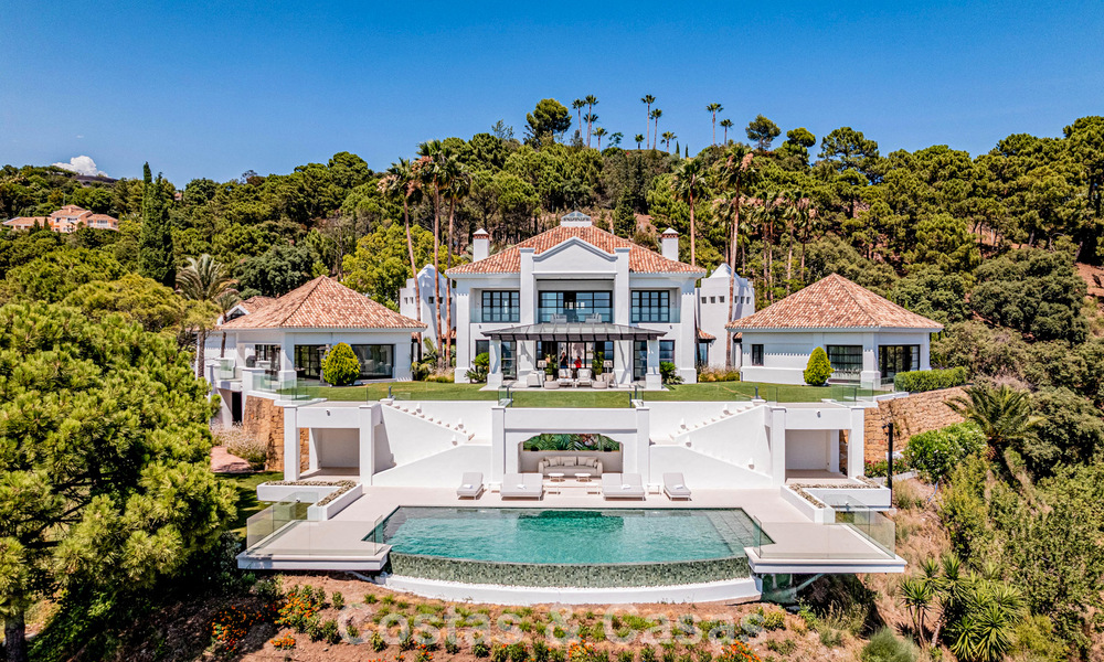 Boutique resort-style villa for sale with open sea views, nestled in the lush greenery of the exclusive La Zagaleta golf resort, Marbella - Benahavis 54052