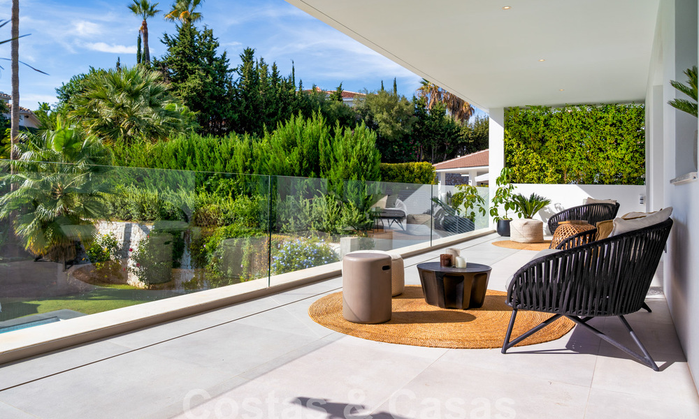 Modern luxury villa for sale in a contemporary architectural style, walking distance from Puerto Banus, Marbella 59625