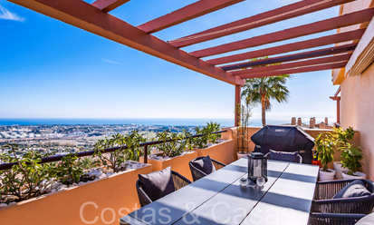 Ready to move in, luxury penthouse with panoramic views of golf, sea and mountains for sale in Benahavis - Marbella 66937