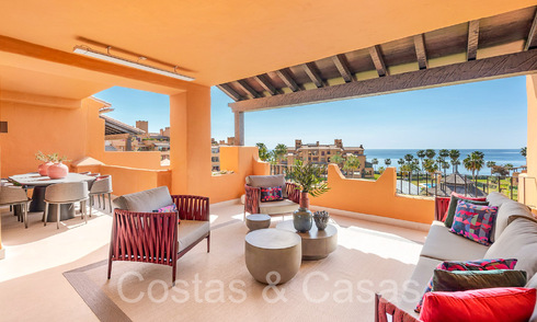 Luxurious renovated apartment for sale in a frontline beach complex by the sea on the New Golden Mile, Marbella - Estepona 67297