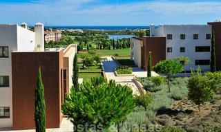 TEE 6: Modern luxury frontline golf apartments with stunning golf and sea views for sale in Marbella - Benahavis 23940 
