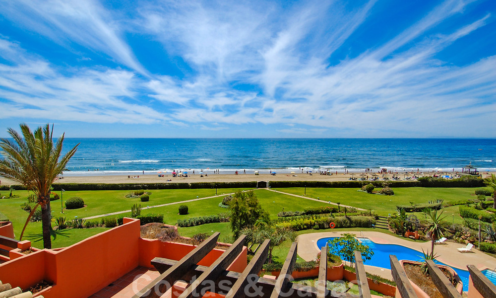 Beachfront luxury penthouses for sale in Marbella. Last unit, reduced to sell! 33859
